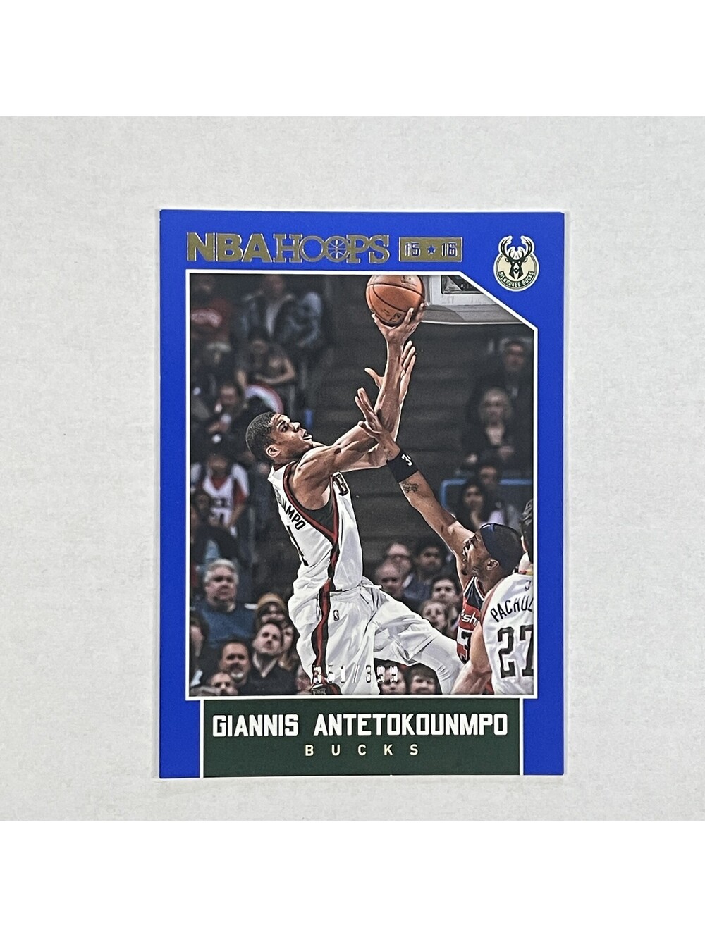 2015-16 Panini Hoops #71 Giannis Antetokounmpo Blue Milwaukee Bucks Card